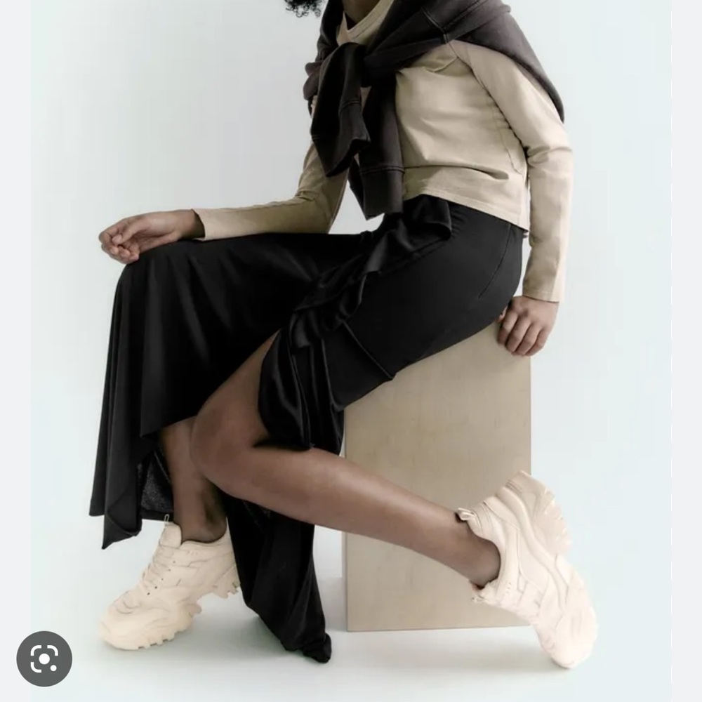 Zara Midi Skirt with Side Slit - Picture 4 of 4